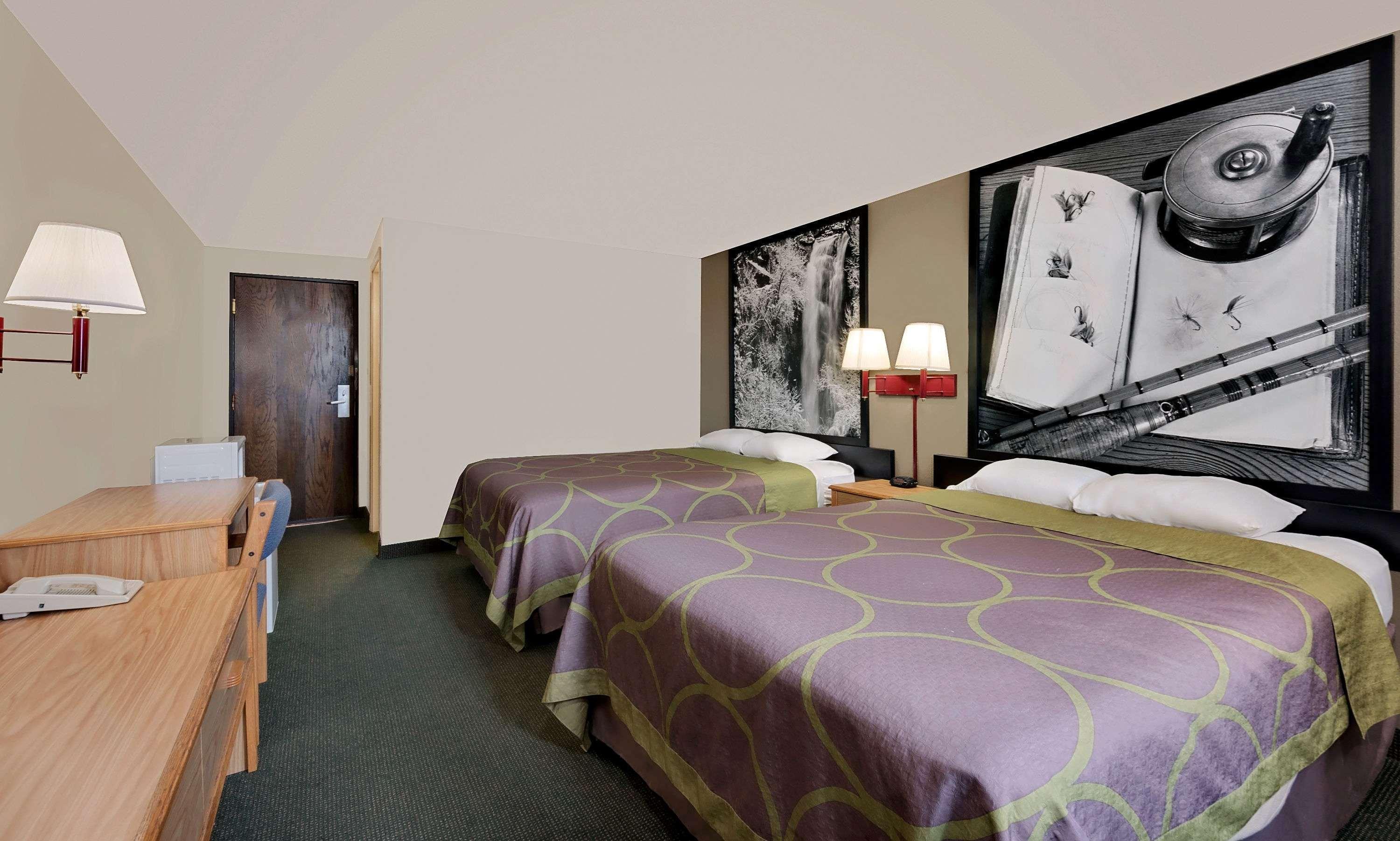 Super 8 By Wyndham Spearfish Hotel Bagian luar foto