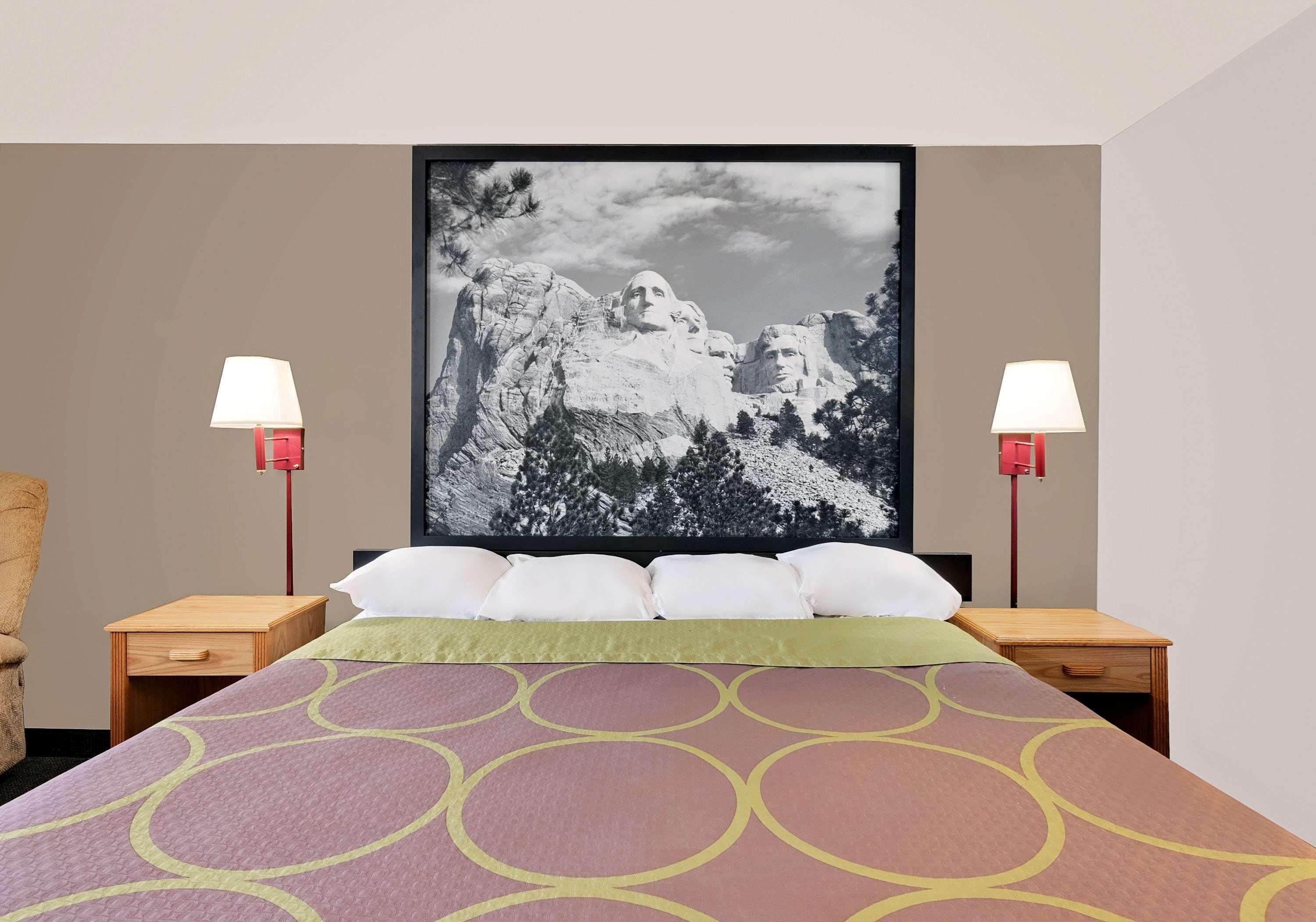 Super 8 By Wyndham Spearfish Hotel Bagian luar foto