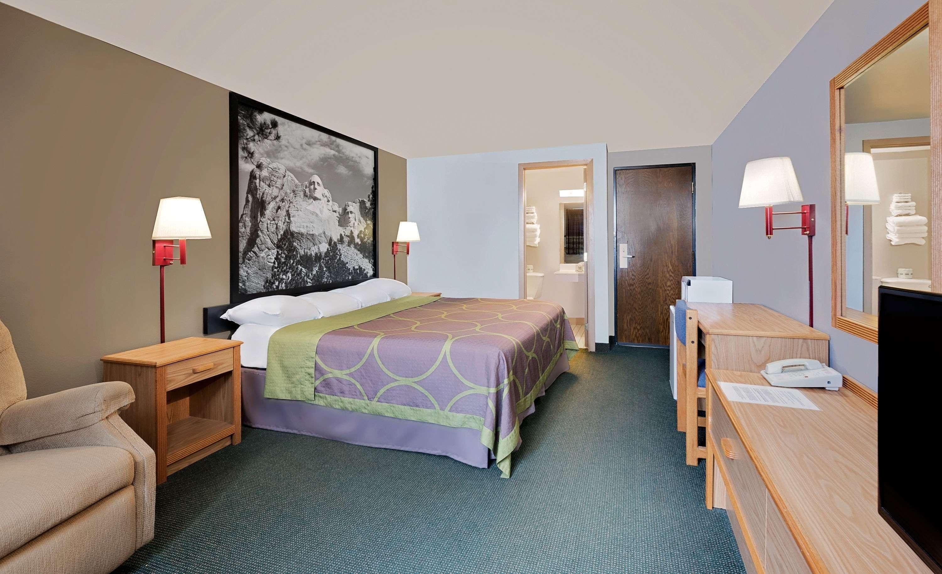 Super 8 By Wyndham Spearfish Hotel Bagian luar foto