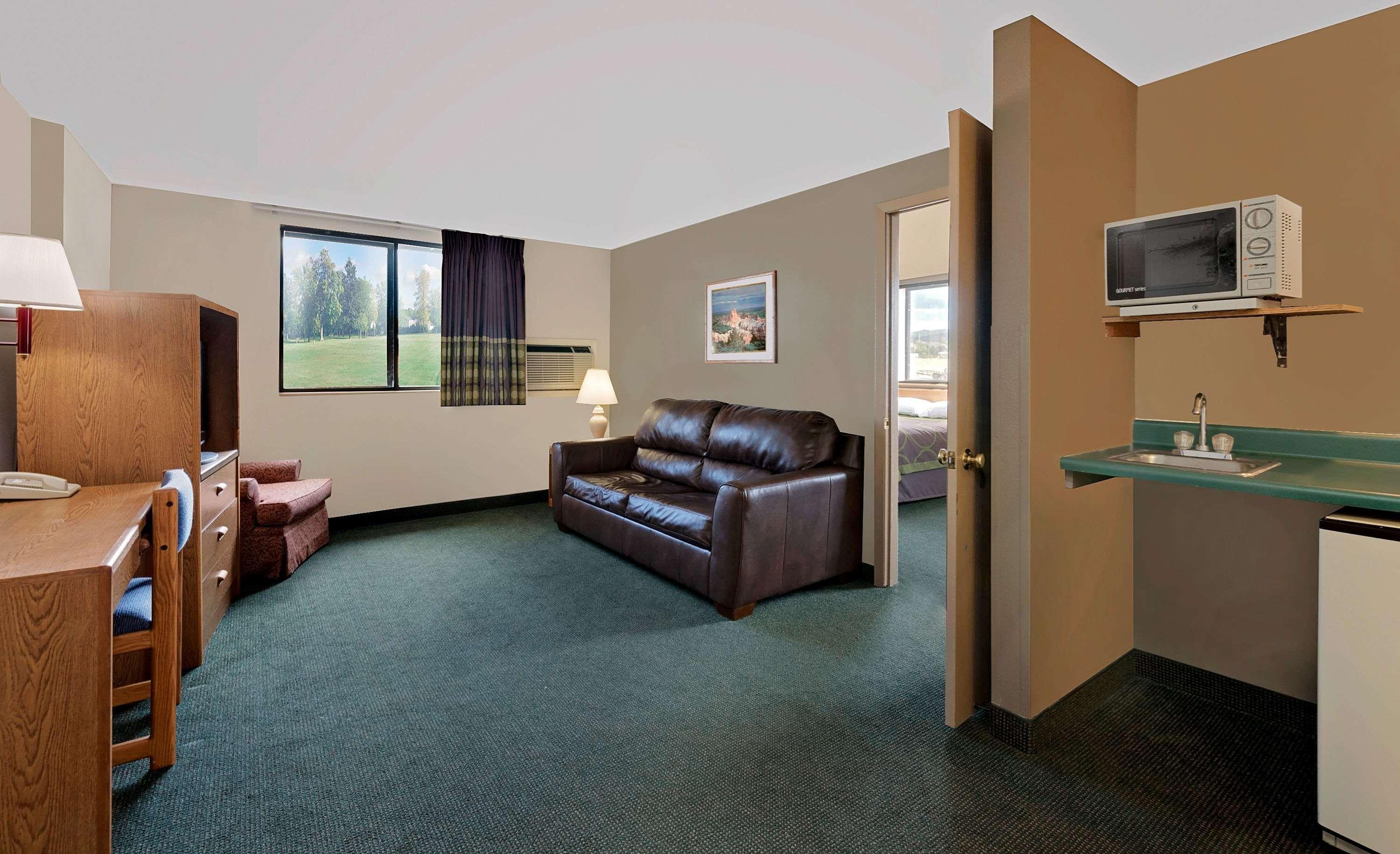 Super 8 By Wyndham Spearfish Hotel Bagian luar foto