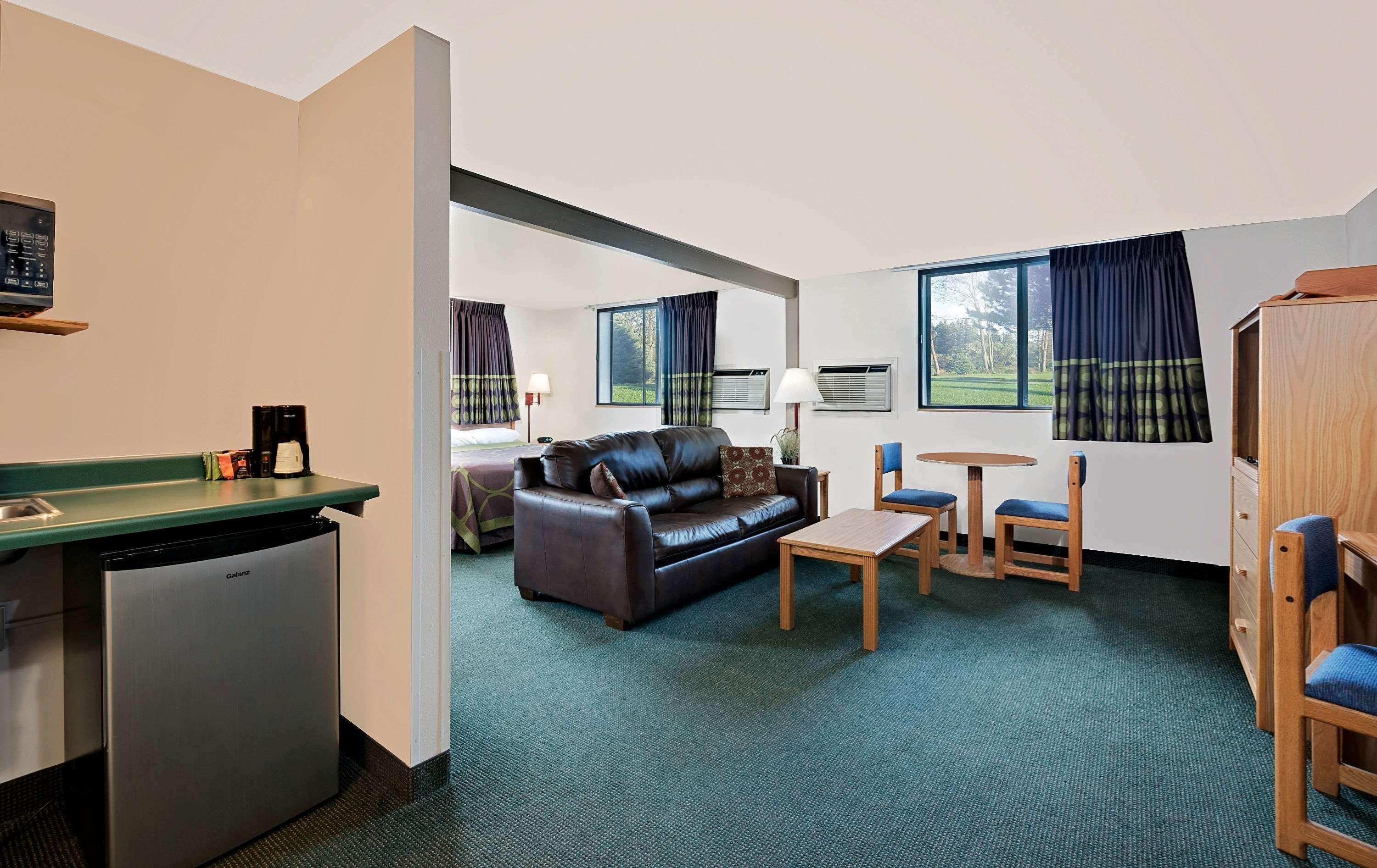 Super 8 By Wyndham Spearfish Hotel Bagian luar foto